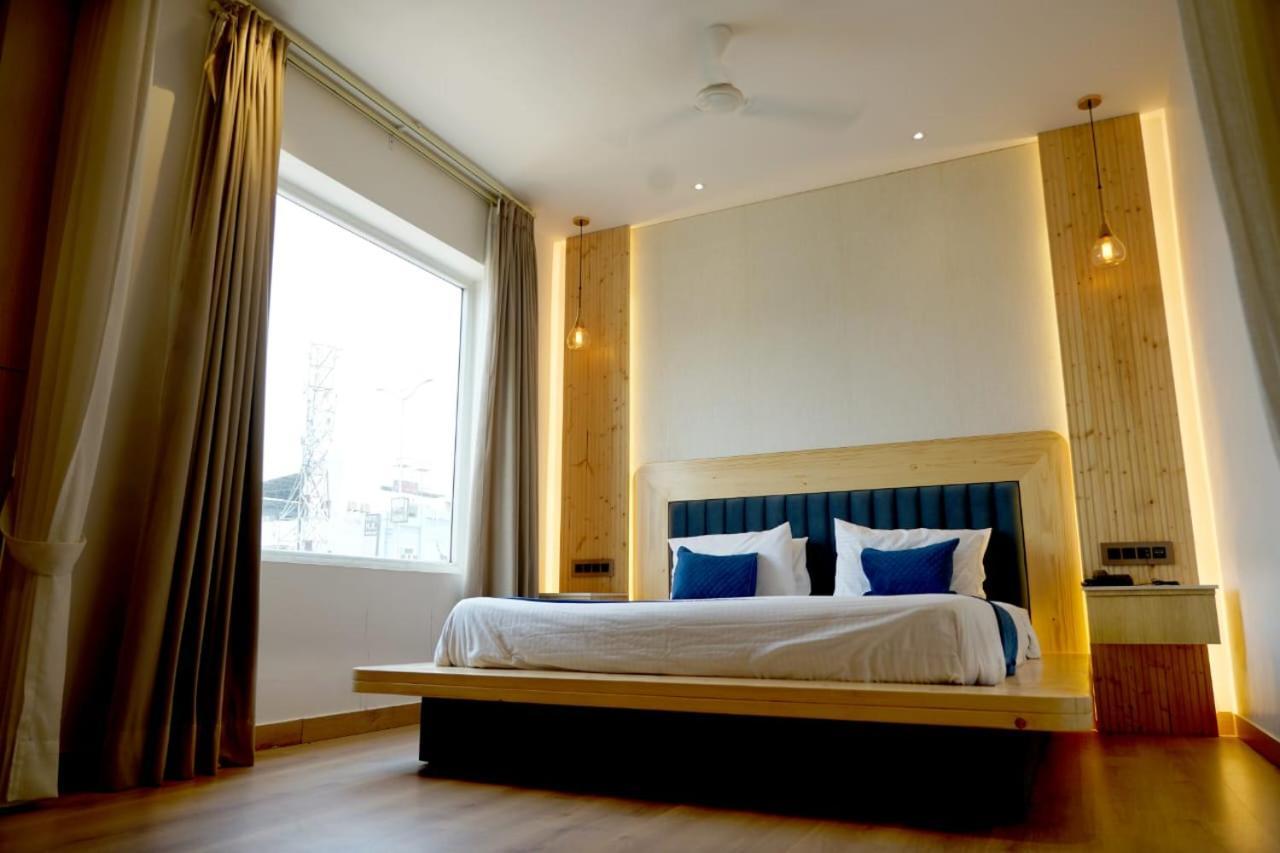 Hotel King'S Way Amritsar Oda fotoğraf