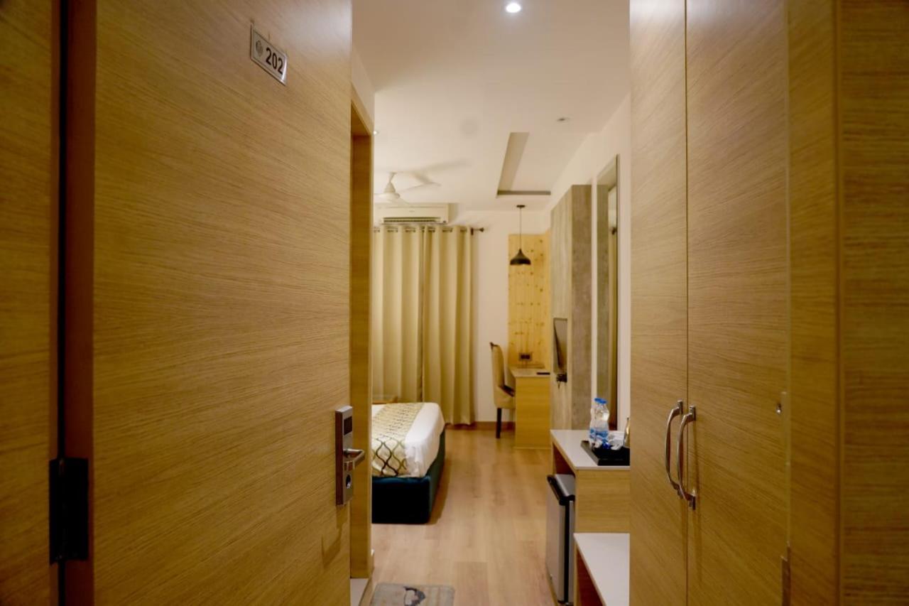 Hotel King'S Way Amritsar Oda fotoğraf